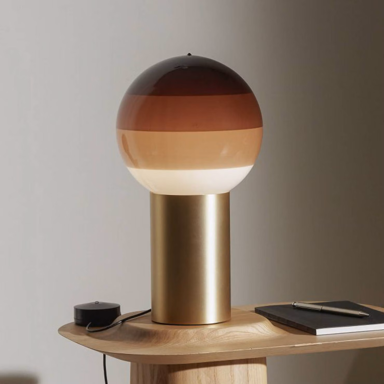 MARSET Lampada da tavolo di design Dipping Light, Marrone / Ruggine, Soggiorno / Sala da pranzo, Vetro, Design, Lampada da tavolo
