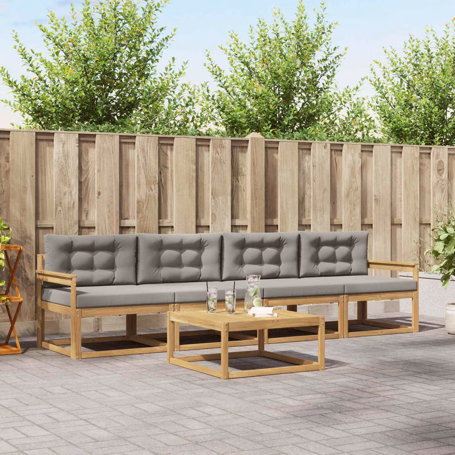 vidaXL Set di mobili da esterno 4 pezzi in legno di acacia con cuscini, Bianco e Grigio Chiaro