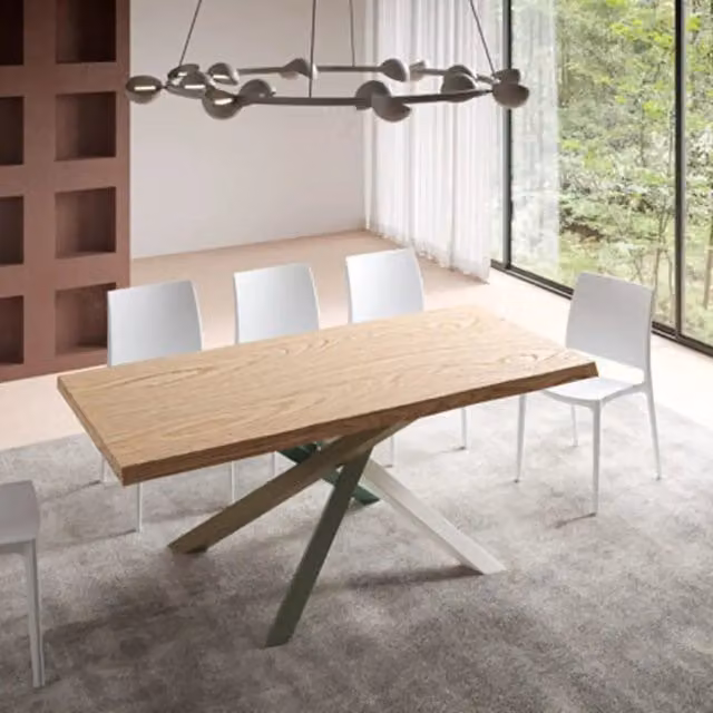 Tavolo allungabile moderno Itamoby in legno di rovere con bordo live edge e struttura a X in metallo, colore marrone e antracite – 1