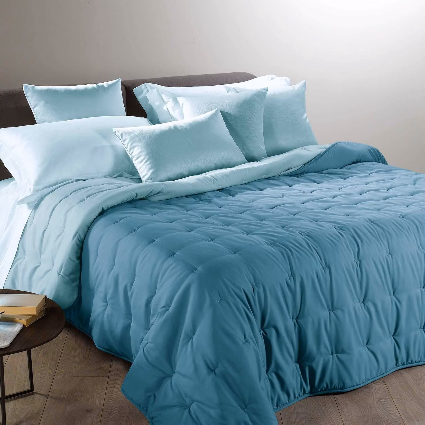 Copertura per letto Mia Calduccia, in microfibra, colore celeste, 100% poliestere