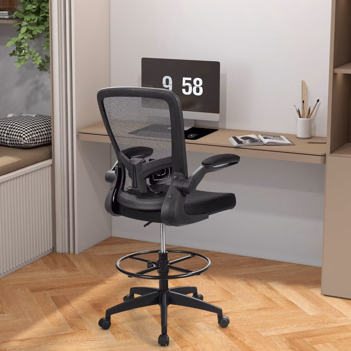Sedia da ufficio girevole Costway con altezza regolabile, braccioli e poggiapiedi, Nero, L/P/H: 68 x 68 x 108-128 cm