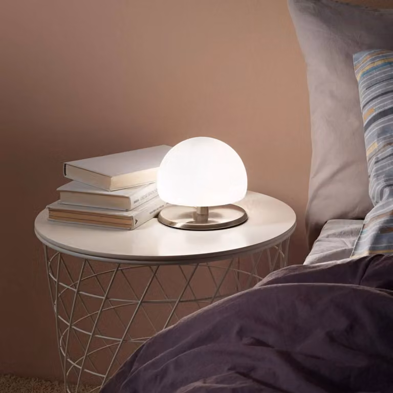 Fabas Luce Lampada da tavolo a LED Morgana, dimmerabile, Bianco / Opale, Camera da letto, Vetro, Moderno, Lampada da tavolo LED
