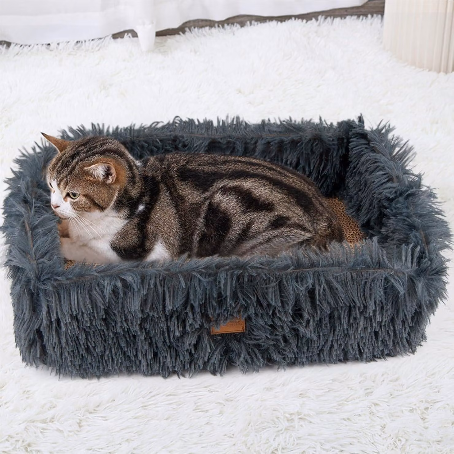 Albero per gatti in cartone, dimensioni 44 x 34 x 14 cm, con superficie utilizzabile su entrambi i lati, ideale per proteggere i mobili