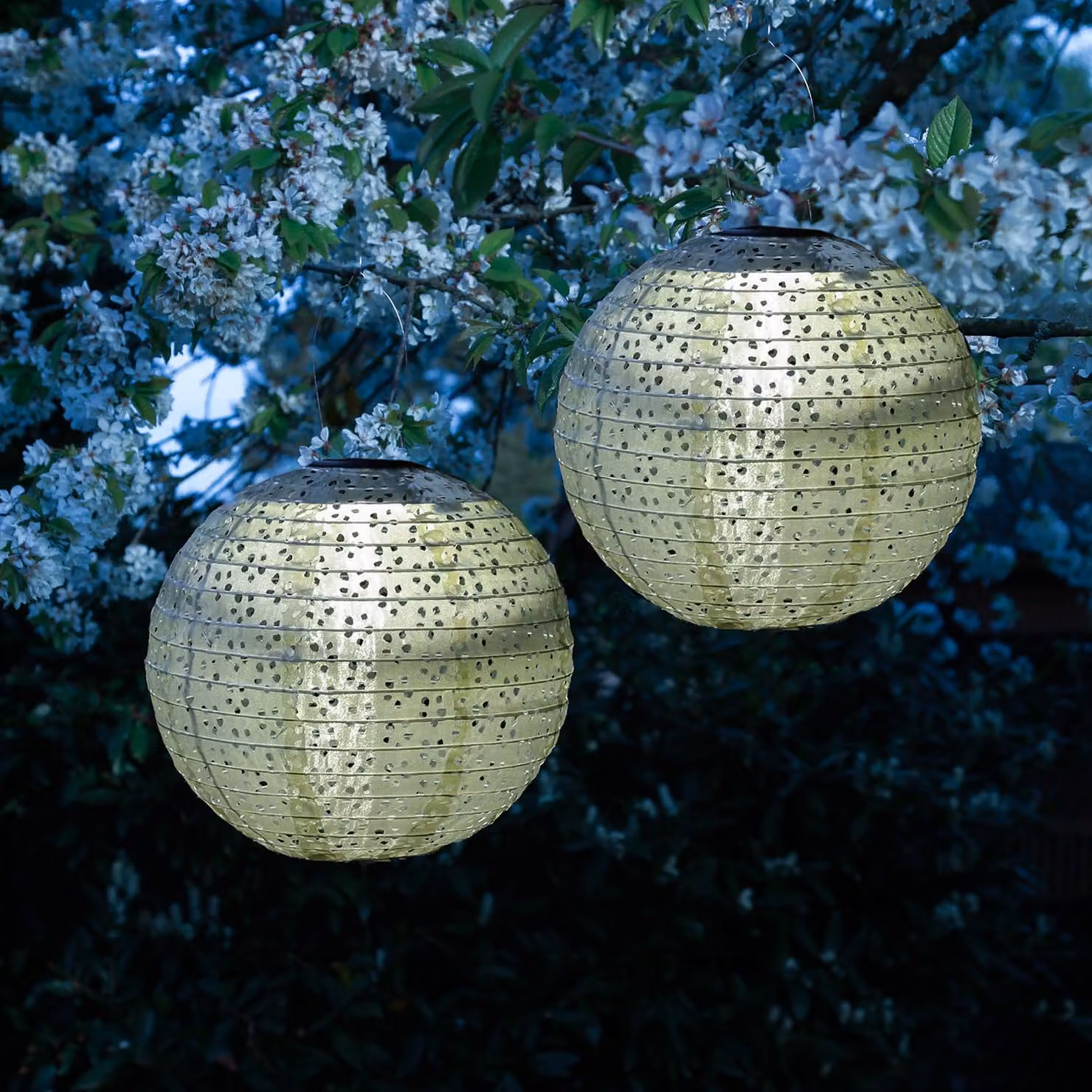 Lanterne solari a LED - con motivo floreale - LED bianco caldo - diametro: 25 cm - sensore di luce - verde - 2 pezzi