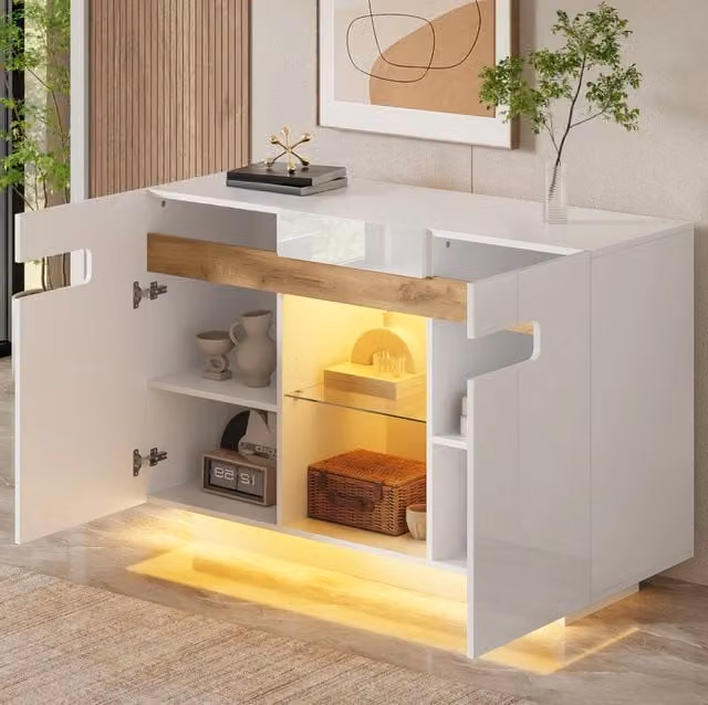 Madia LED con quattro ripiani e due scomparti aperti, finiture bianche lucide e effetto legno naturale, 120 × 40 × 80 cm