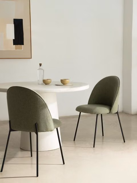 Sedia imbottita Tall verde e nera con struttura in metallo Kenay Home
