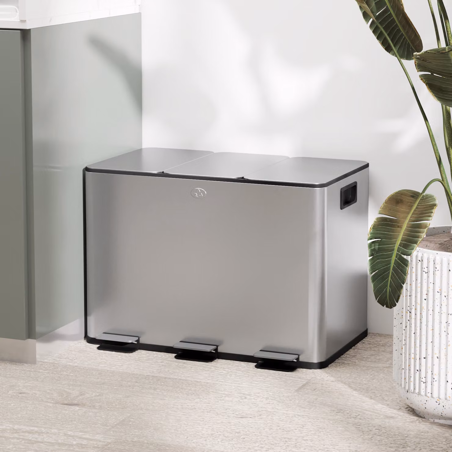 Pattumiera differenziata a 3 scomparti HOMCOM da 10L con comando a pedale e coperchi soft close in acciaio inox e PP, Argento, L: 49.6 cm, P: 34.5 cm, H: 38.6 cm – 2