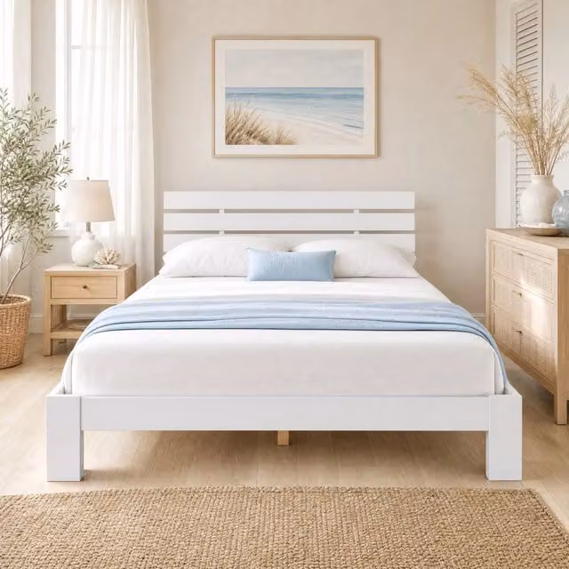 Letto matrimoniale 140x200 cm in legno di pino bianco con testiera e rete a doghe