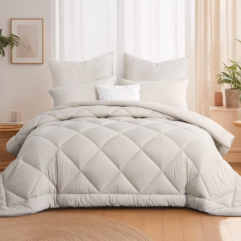 Piumone beige, dimensioni 200 x 220 cm, per calore e comfort