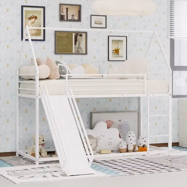 Letto a castello per bambini in metallo bianco con scivolo