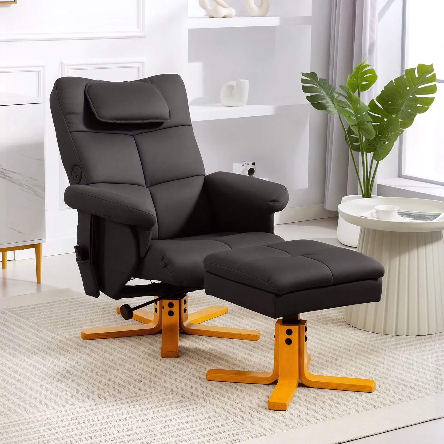 Poltrona relax HOMCOM con poggiapiedi, schienale reclinabile fino a 135 gradi, vano portaoggetti e telecomando in ecopelle disponibile in nero o marrone – 2