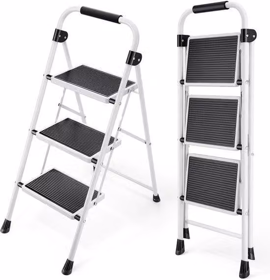 Ibenzoa® - Scala a 3 gradini pieghevole, salvaspazio, ideale per uso domestico (bianca), in acciaio, portata 150 kg, con corrimano e impugnatura in schiuma, gradini larghi e antiscivolo