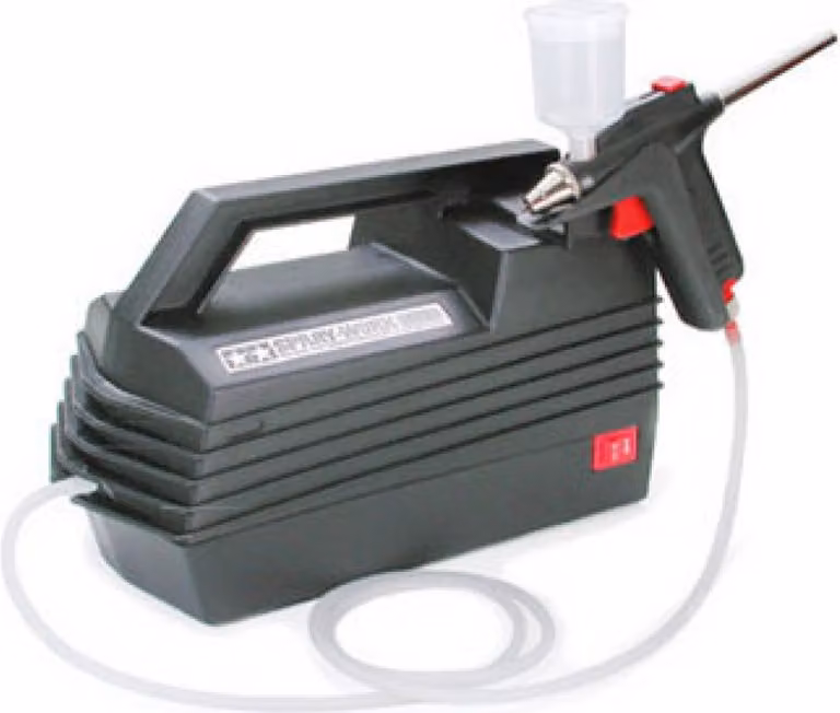 Tamiya Spray-Work Basic con compressore