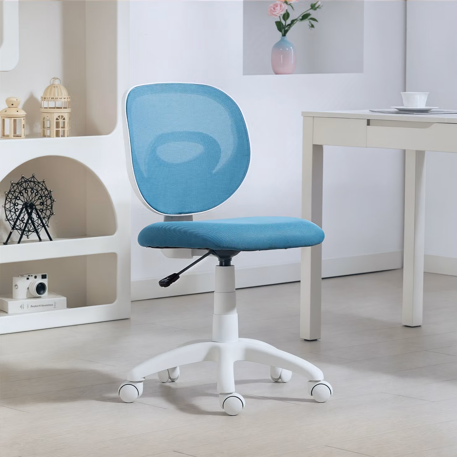 Sedia da ufficio ergonomica HOMCOM con schienale a C, altezza regolabile e rotazione a 360 gradi, Blu, L: 59,5 cm, P: 53 cm, H: 89 cm – 2