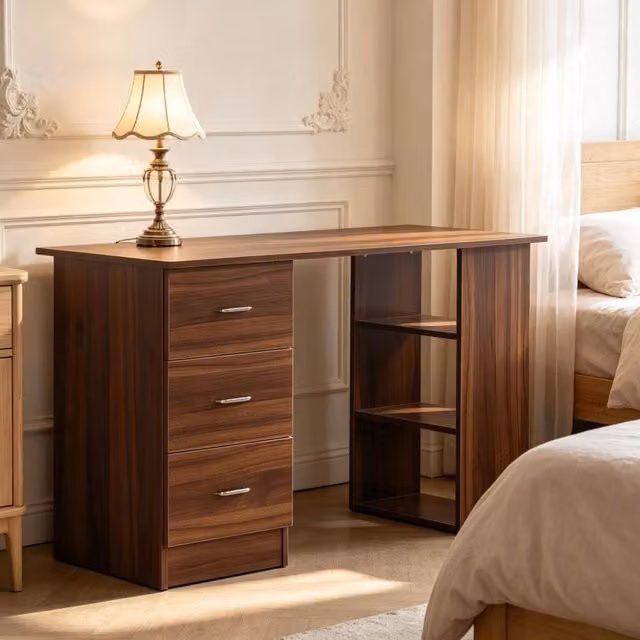 Scrivania da Computer in MDF Color Noce con 3 Cassetti e 3 Ripiani