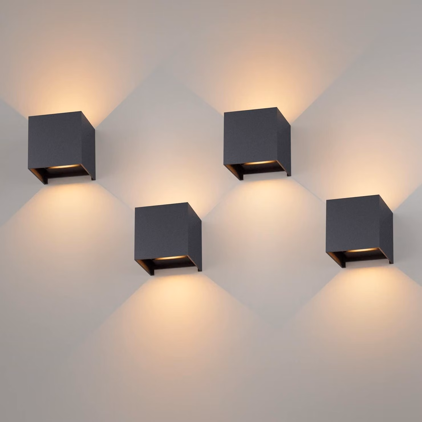 Set di 4 lampade a LED da parete, 12W, luce calda 3000K, grado di protezione IP65, colore antracite, dimensioni 10x10x10 cm