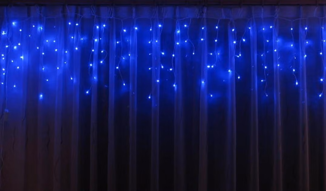 Decorazione luminosa per esterni blu - 100 LED, totale, altamente resistente all'atmosfera, risparmio energetico, con presa - IP44.