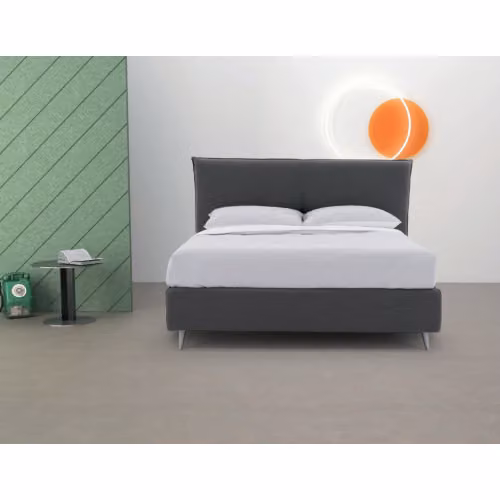 Letto matrimoniale imbottito con testata liscia Fiji