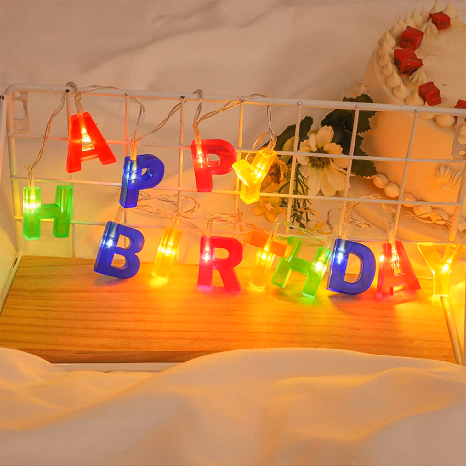 Catena luminosa "Buon Compleanno", 1,5 metri, 13 LED, alimentata a batteria