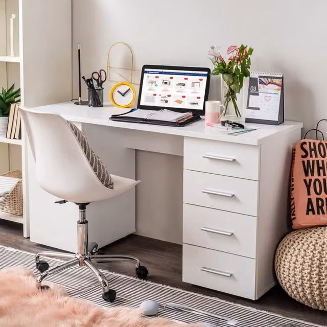 Scrivania DMORA Flaminio moderna in bianco con 2 ripiani L: 135 cm, P: 50 cm, H: 75,5 cm – 1