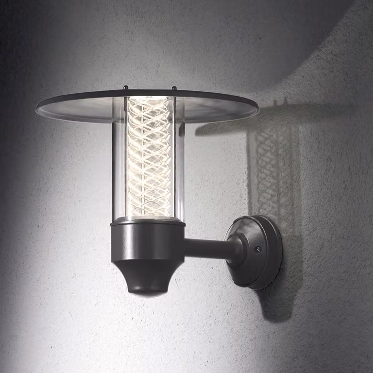 Applique Konstsmide Nova in alluminio laccato nero con vetro acrilico trasparente