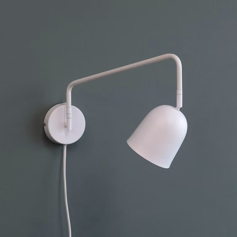 Dyberg Larsen Applique da parete di design Manchester, Bianco / Opale, Soggiorno / Sala da pranzo, Metallo, Design, Applique