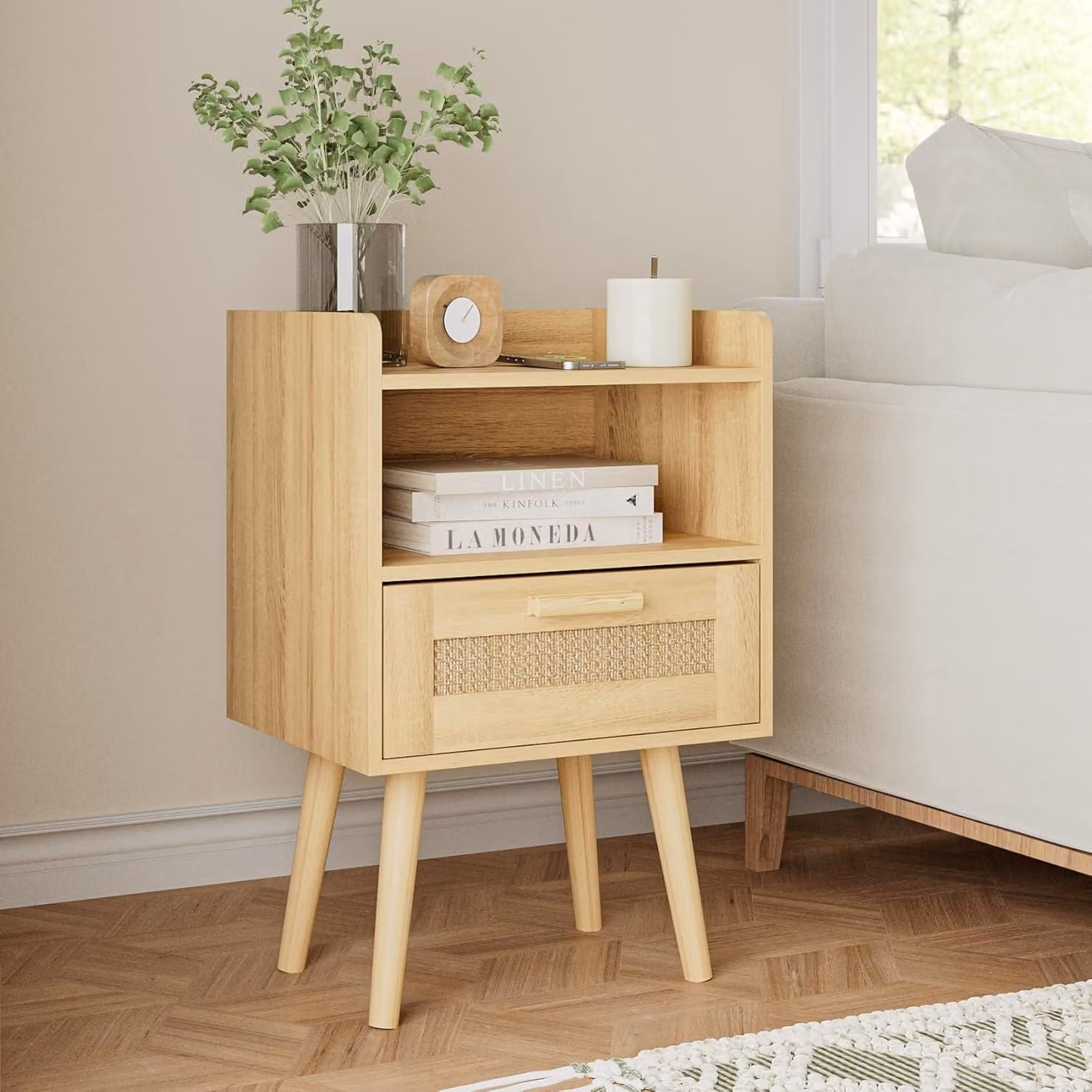 Comodino in rattan con cassetto gambe in legno rovere giallo