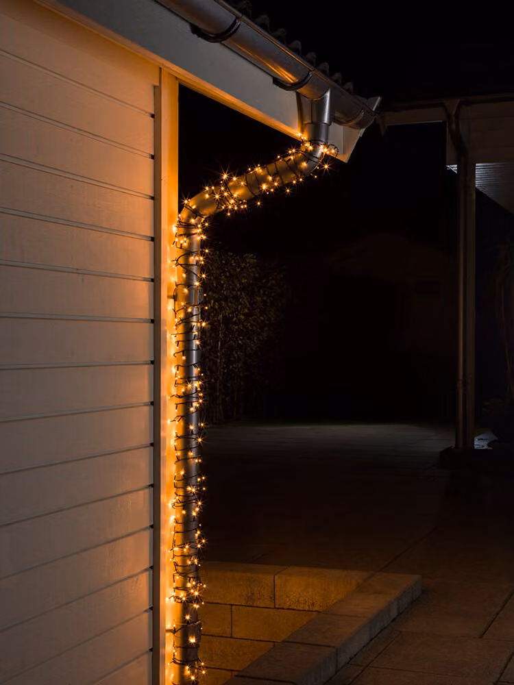 Fata LED - 800 LED color ambra - L: 55,93 m - cavo nero - trasformatore - per esterni