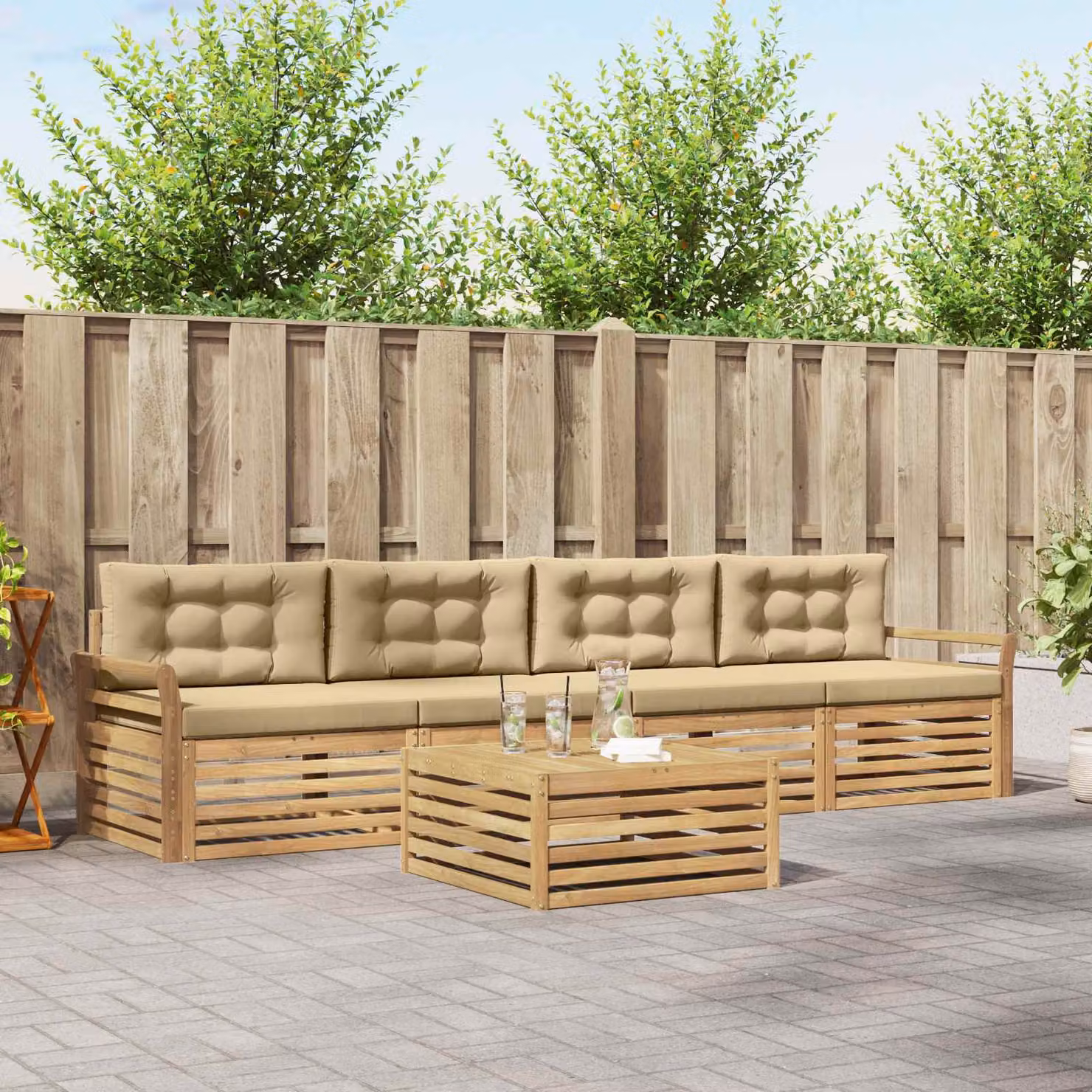Set di divani da esterno vidaXL in legno di acacia con tavolo da caffè, 5 pezzi, Bianco e Beige