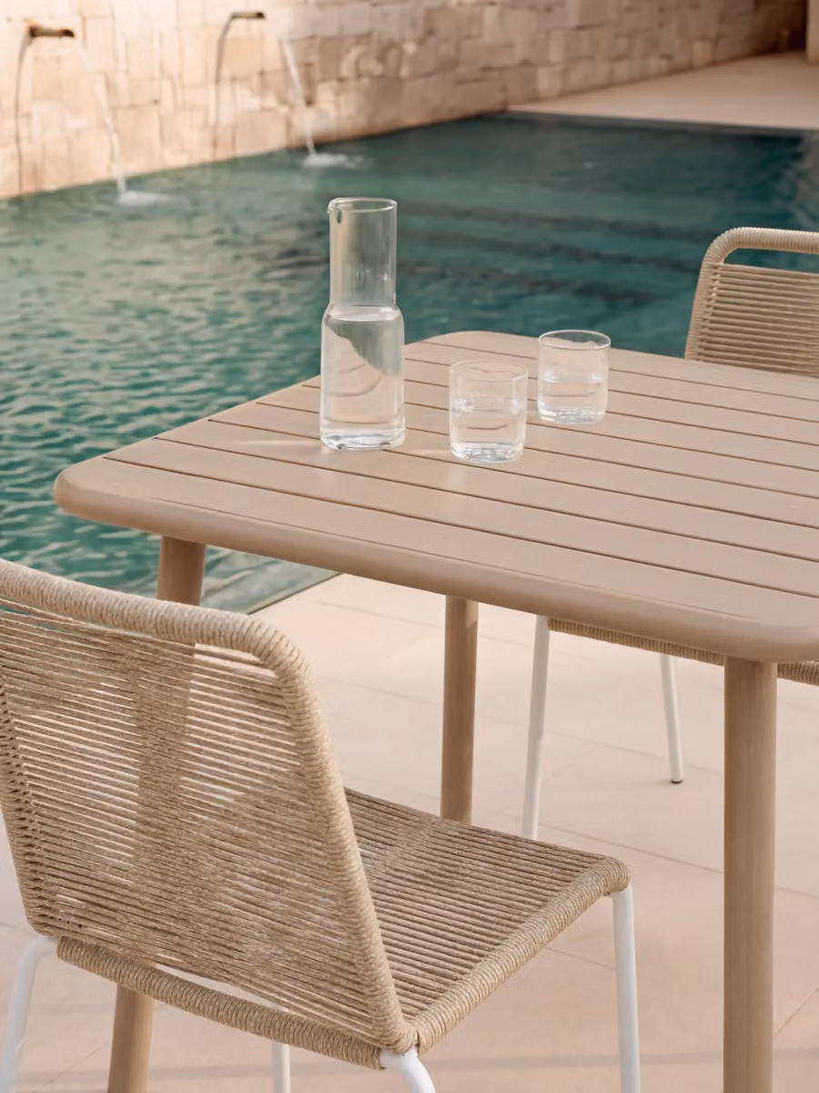 Tavolo da giardino moderno Kenay Home in metallo beige con piano rettangolare e angoli arrotondati – 2