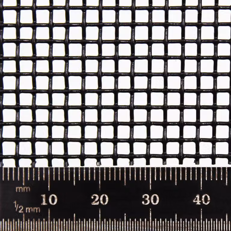 Tessuto in acciaio a rete, 8 maglie, fori da 2,4 mm, filo da 0,7 mm, dimensioni 420x300 mm, 1 pezzo.