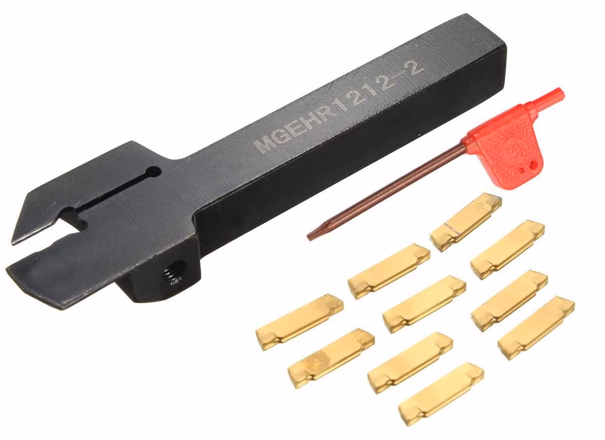 Utensili da tornio CNC con inserti in metallo duro