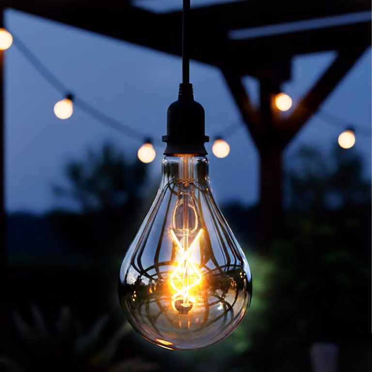 Lampadina LED in vetro XL bianco caldo alimentata a batteria con timer - 25 cm - Lampada a sospensione retrò dal design fumé per interni ed esterni