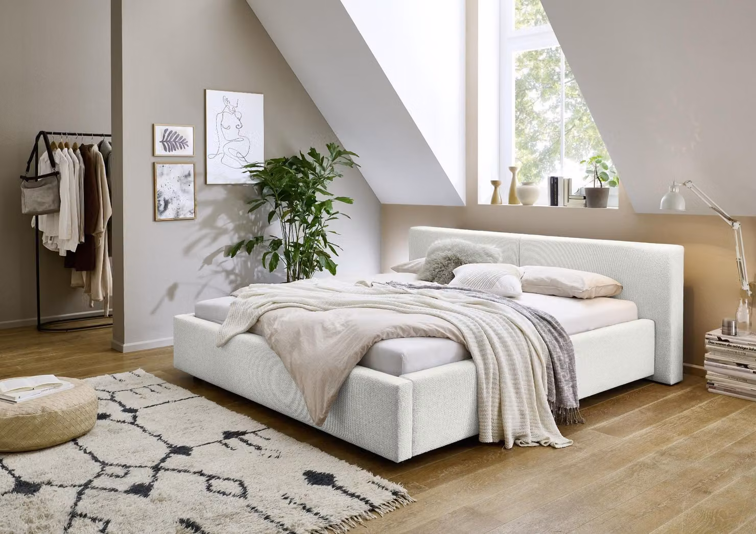 Letto imbottito Cube di Meise Möbel con base letto