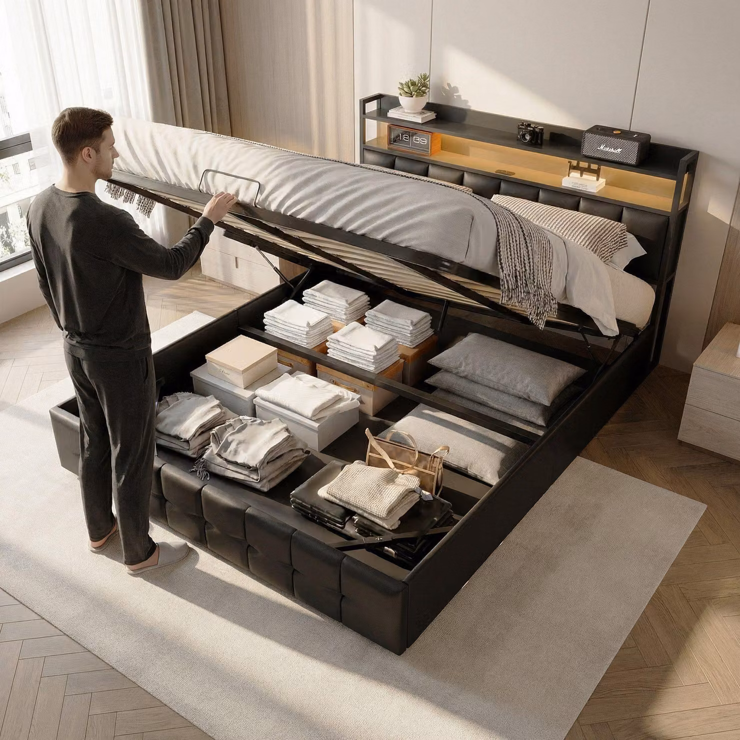 Letto Moonbite con contenitore, dimensioni 160x200 cm, rivestimento in ecopelle nera, luci LED multicolore, porta USB di tipo C, sistema di sollevamento a gas per il contenitore, capacità di carico fino a 300 kg
