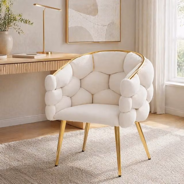 Set di 4 sedie da pranzo FOLYNA in velluto beige con struttura in metallo dorato e piedini regolabili L/P/H: 44 x 41 x 74 cm
