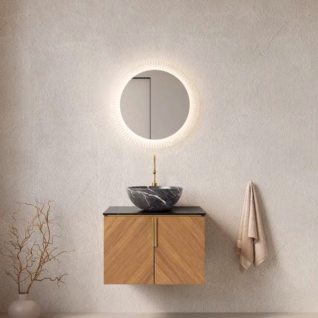 Sospensione da bagno 61 cm con lavabo in ceramica nera motivo pietra, top in sinterstone nero, mobile in compensato 2 ante colore rovere marrone