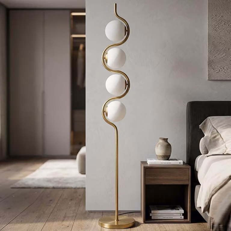 Lampada da terra con 4 sfere in vetro bianco cm ø 25x165