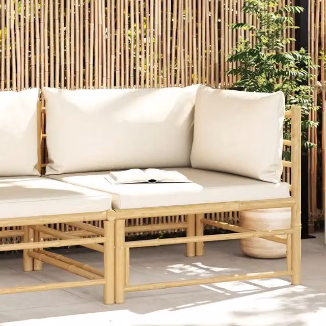 Divano Angolare da Giardino Design Mania in Bambù con Cuscini Bianco Crema