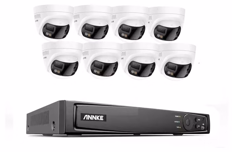 Kit di telecamere di sicurezza composto da 8 telecamere IP, con un angolo di visione ultra-ampio di 180° e risoluzione 4K