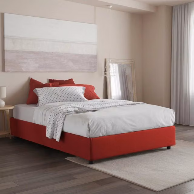 Letto matrimoniale contenitore Arto di Talamo Italia con materasso incluso, rivestimento in tessuto rosso, apertura frontale, dimensioni materasso: 140 x 190 cm