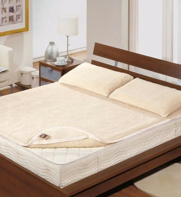 Coprimaterasso Stevil in Pura Lana Merinos Beige con Cotone Traspirante e Termoregolatore