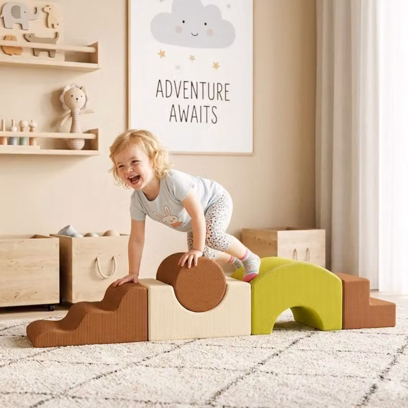 Set di 5 mattoncini da costruzione in schiuma morbida per bambini con effetto velluto a coste e base antiscivolo, multicolore – 2