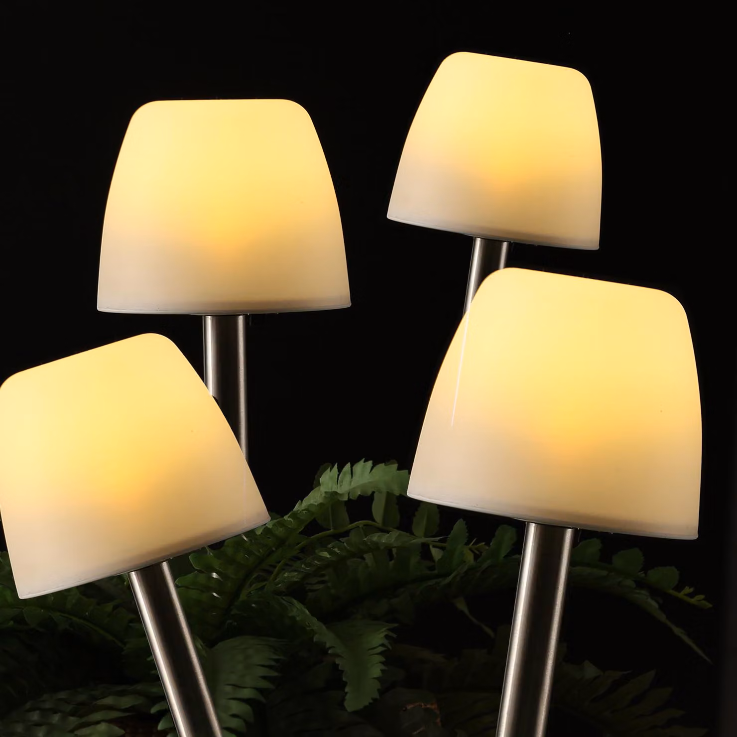 Lampade da giardino a LED e a energia solare - Lampada da giardino - LED bianco caldo - A: 28 cm - Picchetto da terra - Bianco opaco - Set da 4
