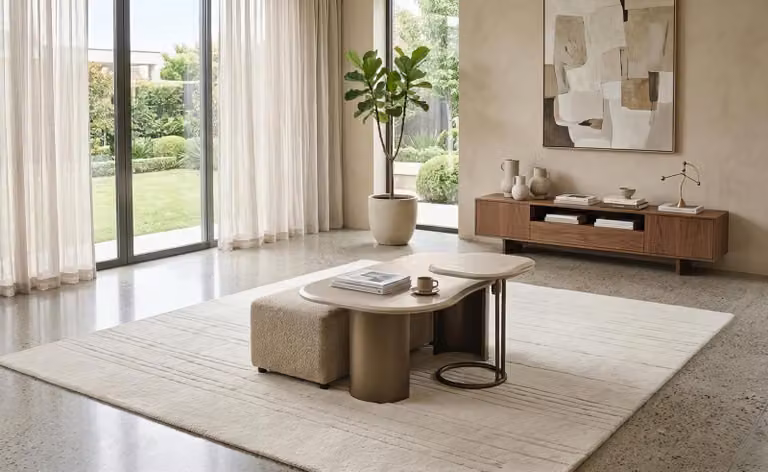 Set di tavolino, tavolino ausiliario e poggiapiedi, design moderno, colore beige, elegante, lussuoso