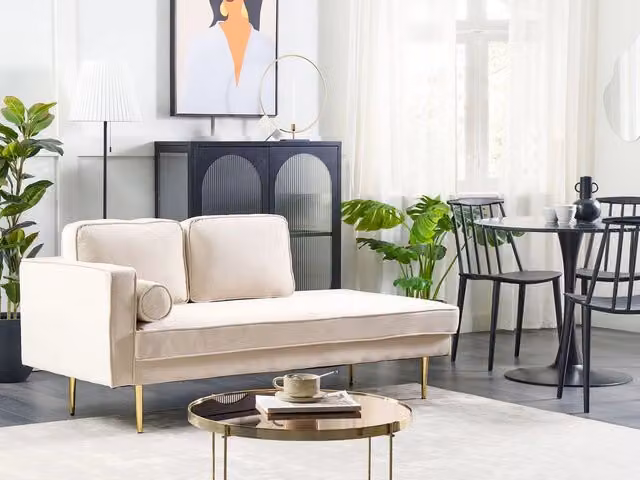 Chaise longue BELIANI in velluto beige con design moderno a forma di L, orientamento sinistra, con cuscini inclusi e struttura in legno e metallo, L/P/H: 171 x 79 x 63 cm