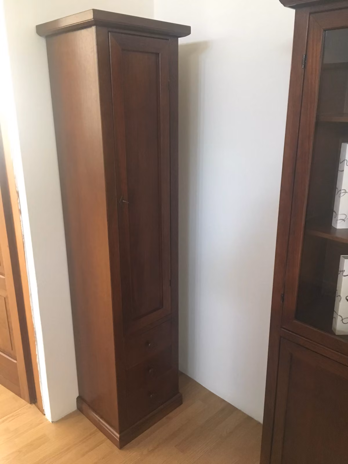 Libreria colonna in legno stile rustico con ante in vetro Mobili 2G marrone L: 45 cm, P: 41 cm, H: 187 cm – 3