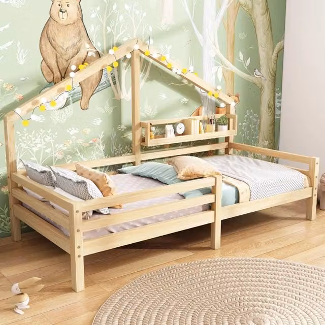 Letto per bambini OKWISH in legno di pino e MDF stile scandinavo con ripiani laterali e struttura a casetta, colore beige, L/P/H: 200 x 90 x 138,5 cm