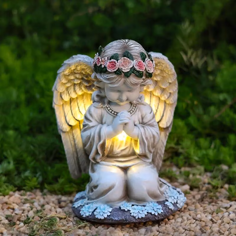 Lampada da giardino solare "Solar Gebetsengel", realizzata in resina, dimensioni 20,5x15,5x14 cm