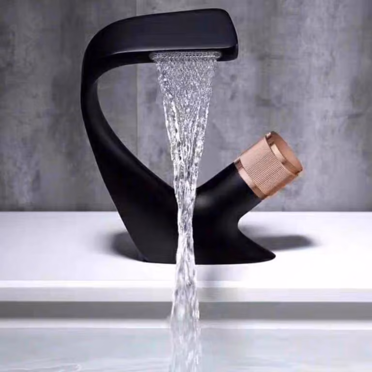Rubinetto a cascata, rubinetto per lavabo, rubinetto da bagno, nero e oro